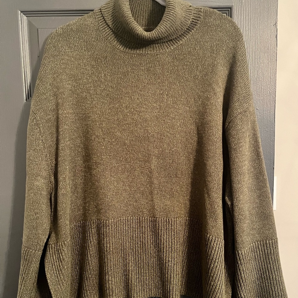 Gap 24/7 Split Hem Sweater
